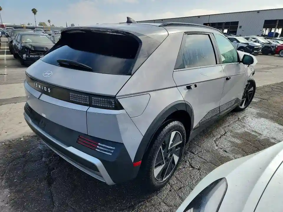 7YAKN4DA8SY032521 2025 HYUNDAI IONIQ-2