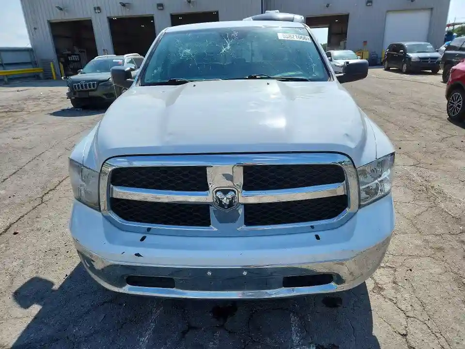 1C6RR7TT9KS646194 2019 RAM 1500-4