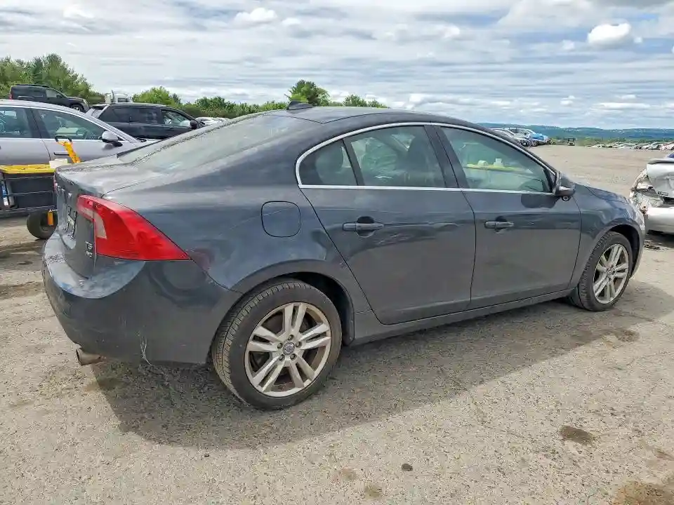 YV1612FH2D2186323 2013 VOLVO S60-2
