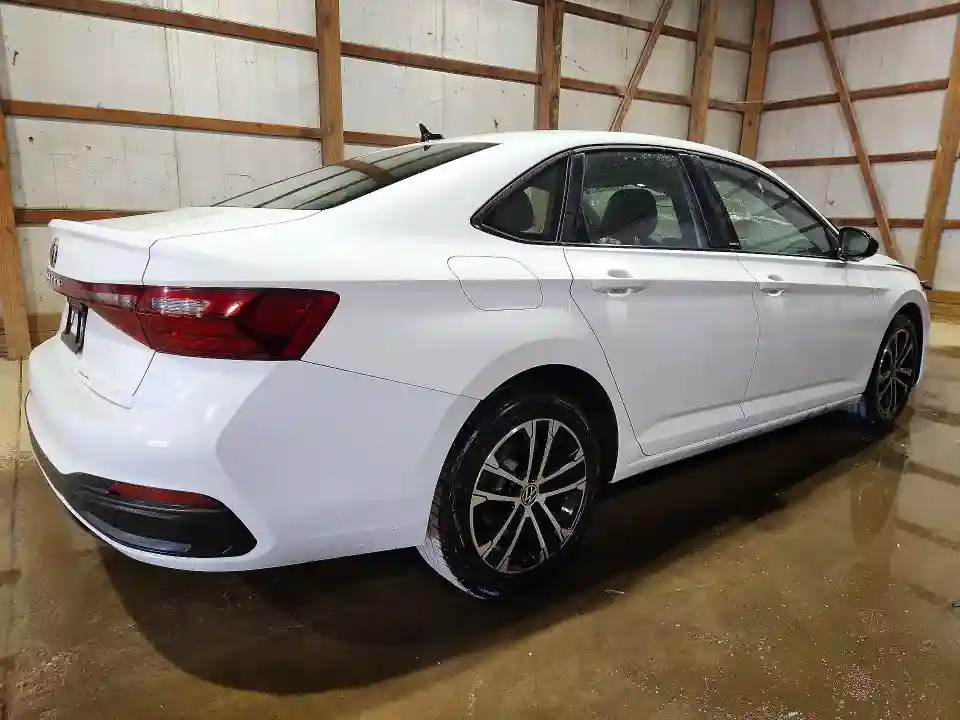 3VWBX7BU8SM008485 2025 VOLKSWAGEN JETTA-2