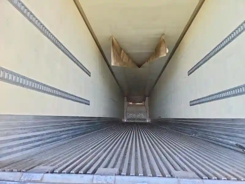 1UYVS2534CU236504 2012 00N2 REEFER VAN-4