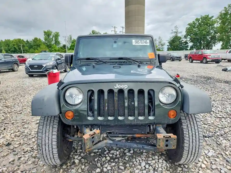 1J4HA6H15BL583001 2011 JEEP WRANGLER-4