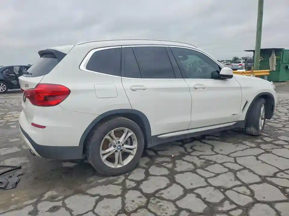5UXTR9C50JLD62250 2018 BMW X3-2
