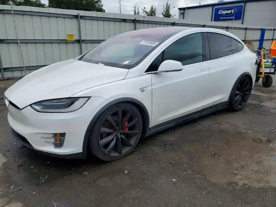 5YJXCBE40GF008995 2016 TESLA MODEL X-0