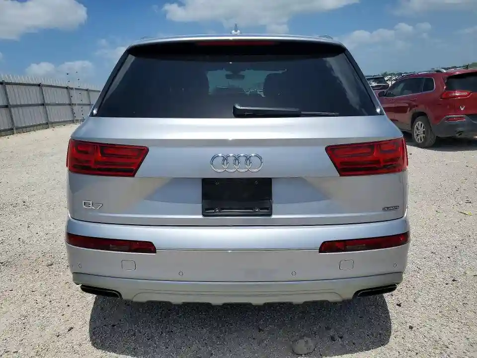 WA1AHAF72KD041856 2019 AUDI Q7-5