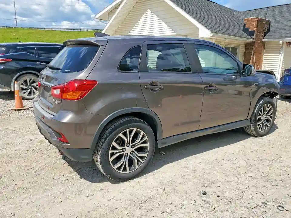 JA4AR3AU3JZ024054 2018 MITSUBISHI OUTLANDER-2