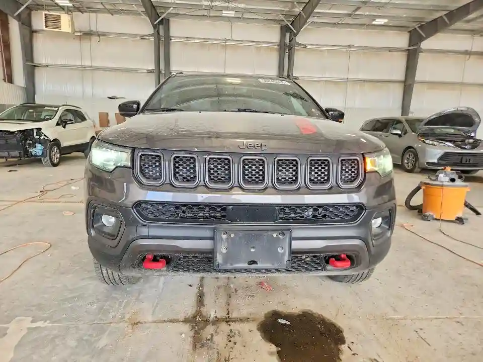 3C4NJDDNXPT549878 2023 JEEP COMPASS-4