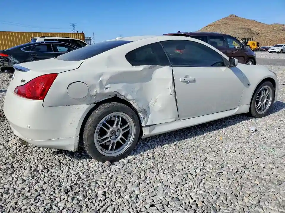 JN1CV6EK0EM111890 2014 INFINITI Q60-2