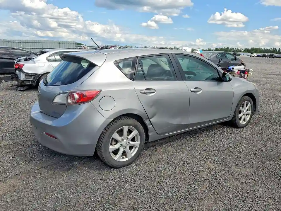 JM1BL1KFXD1727895 2013 MAZDA 3-2
