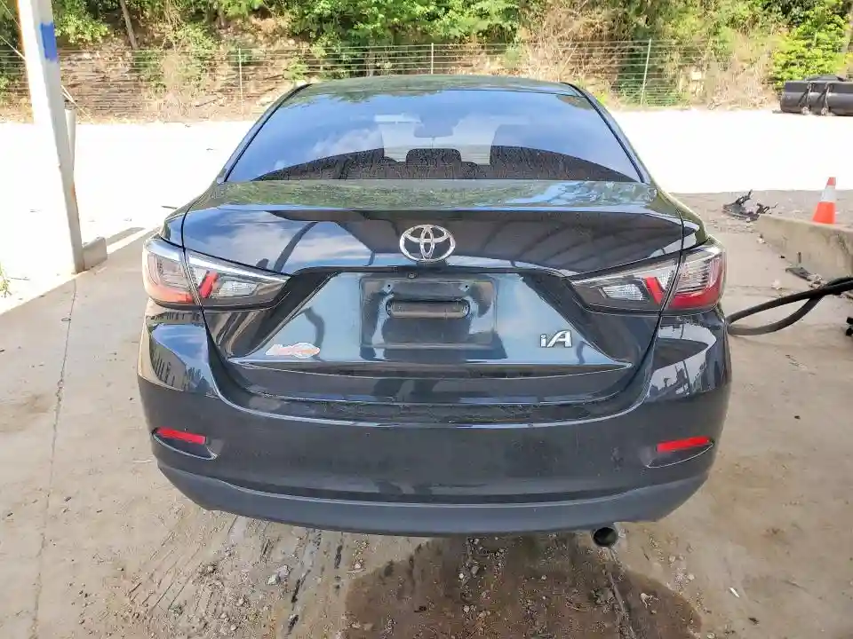 3MYDLBYV6JY306102 2018 TOYOTA YARIS-5