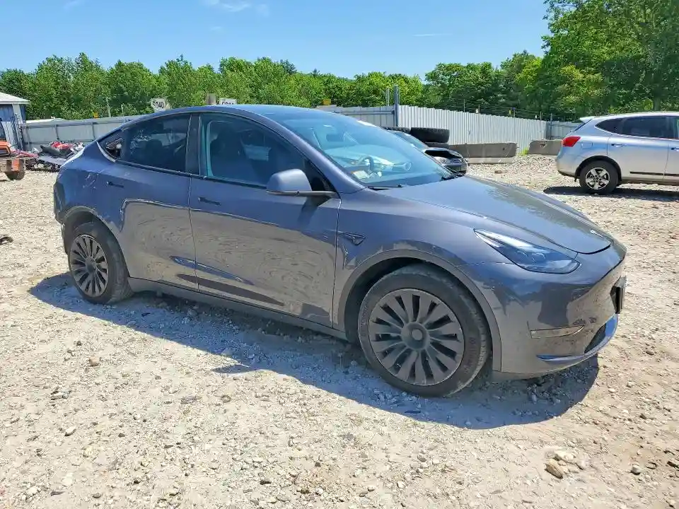 7SAYGDEE9PF836981 2023 TESLA MODEL Y-3