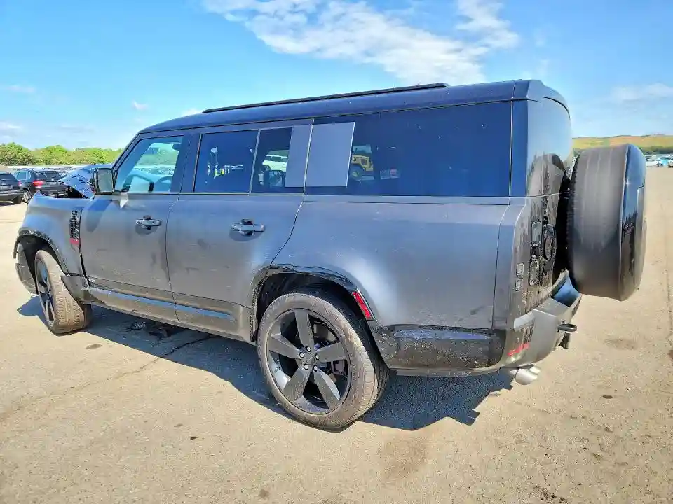 SALEWFFE3T2484550 2026 LAND ROVER DEFENDER-1
