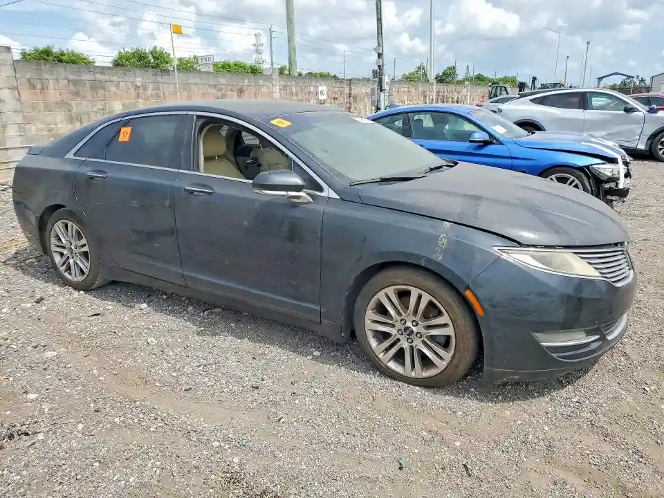 3LN6L2G99ER833204 2014 LINCOLN MKZ-3