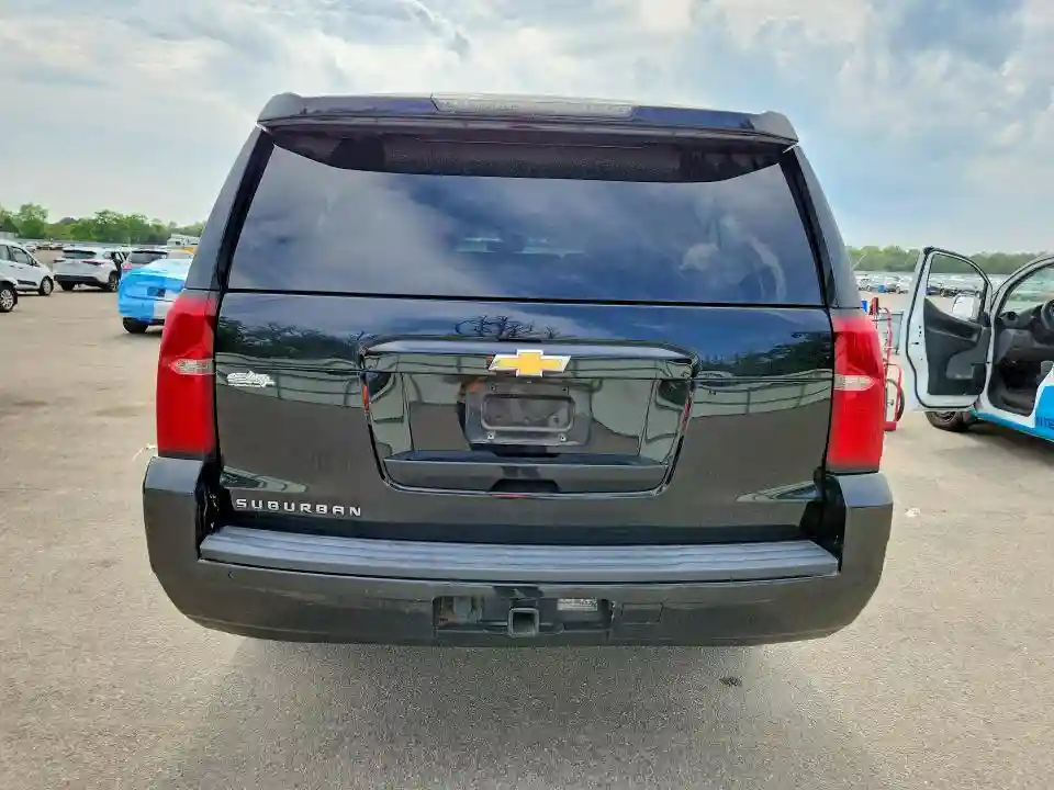 1GNSKHKC4JR238611 2018 CHEVROLET SUBURBAN-5