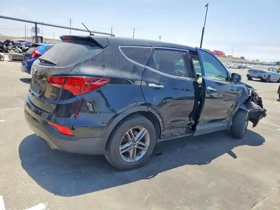 5NMZT3LB8JH061546 2018 HYUNDAI SANTA FE-2
