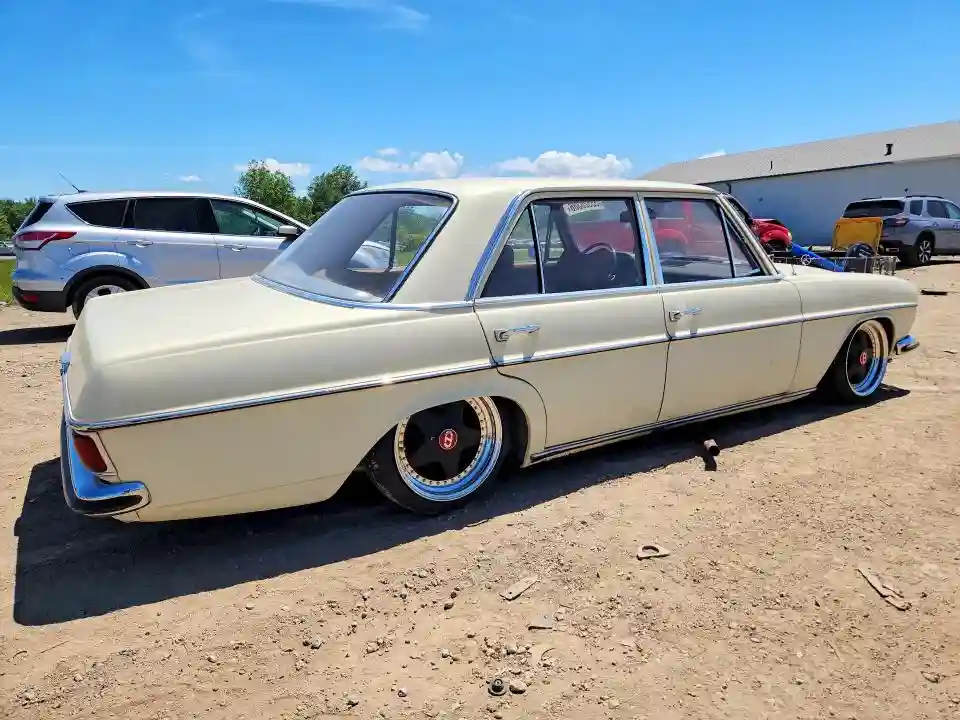 11511010084153 1969 MERCEDES-BENZ 220-CLASS-2