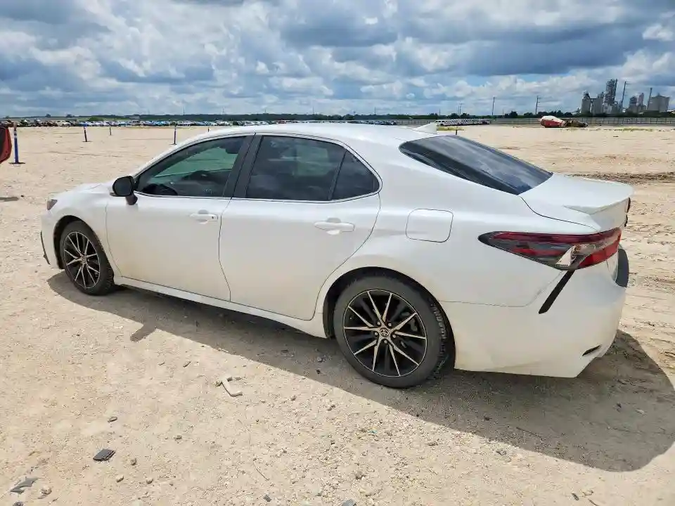 4T1T11AKXNU658193 2022 TOYOTA CAMRY-1