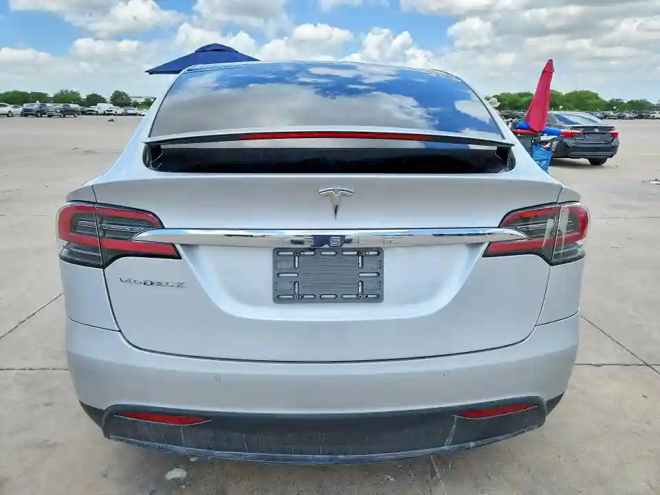 5YJXCDE21JF101252 2018 TESLA MODEL X-5