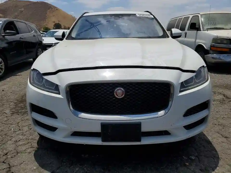 SADCJ2BV9HA493007 2017 JAGUAR F-PACE-4