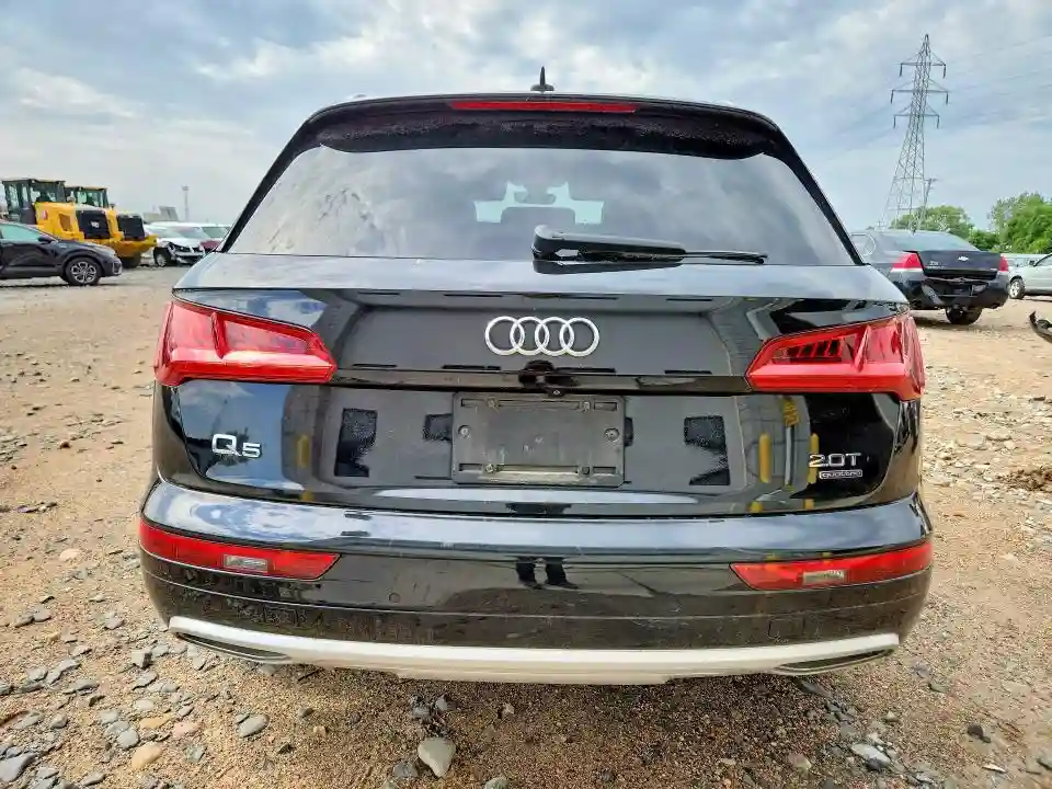 WA1BNAFY3J2010390 2018 AUDI Q5-5