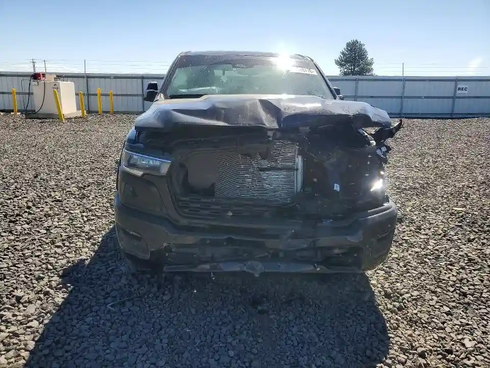 1C6SRFFP0SN775059 2025 RAM 1500-4