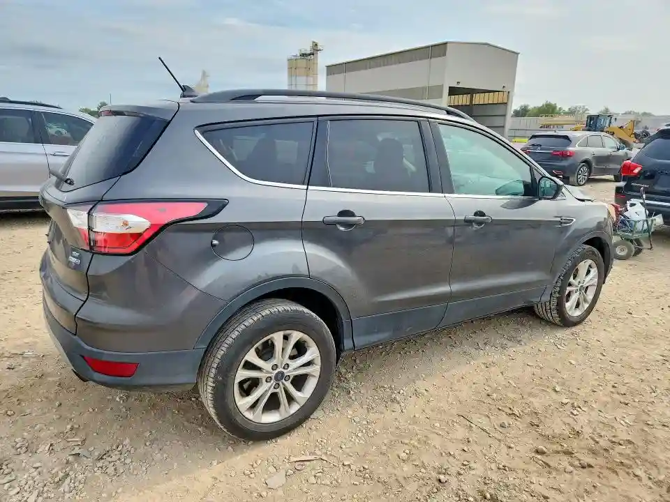 1FMCU9GD2JUB24789 2018 FORD ESCAPE-2