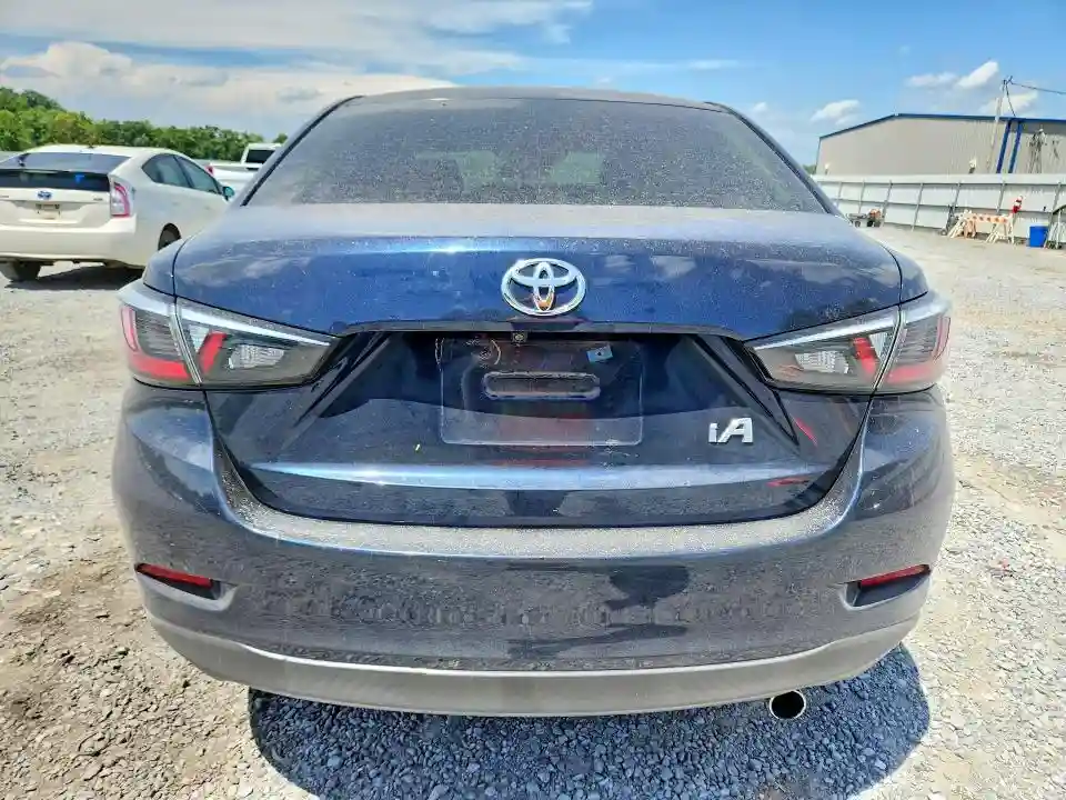3MYDLBYV9JY300438 2018 TOYOTA YARIS-5