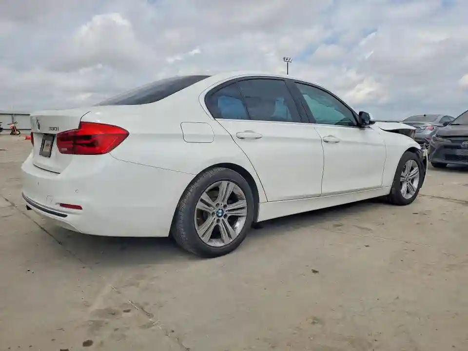 WBA8B9C5XJEE82473 2018 BMW 3 SERIES-2