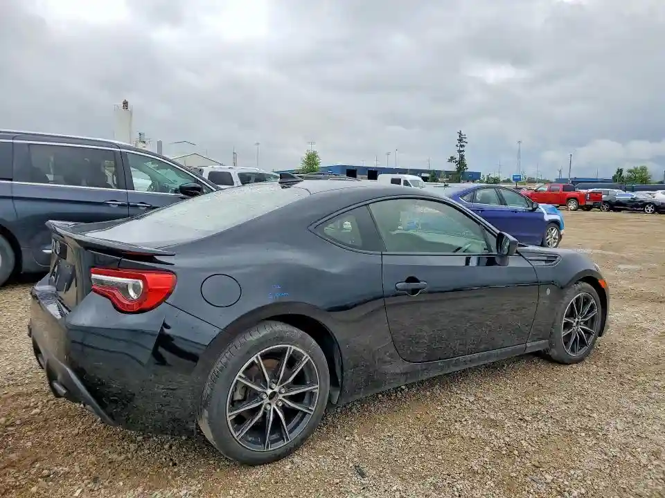 JF1ZNAA19L9751707 2020 TOYOTA 86-2