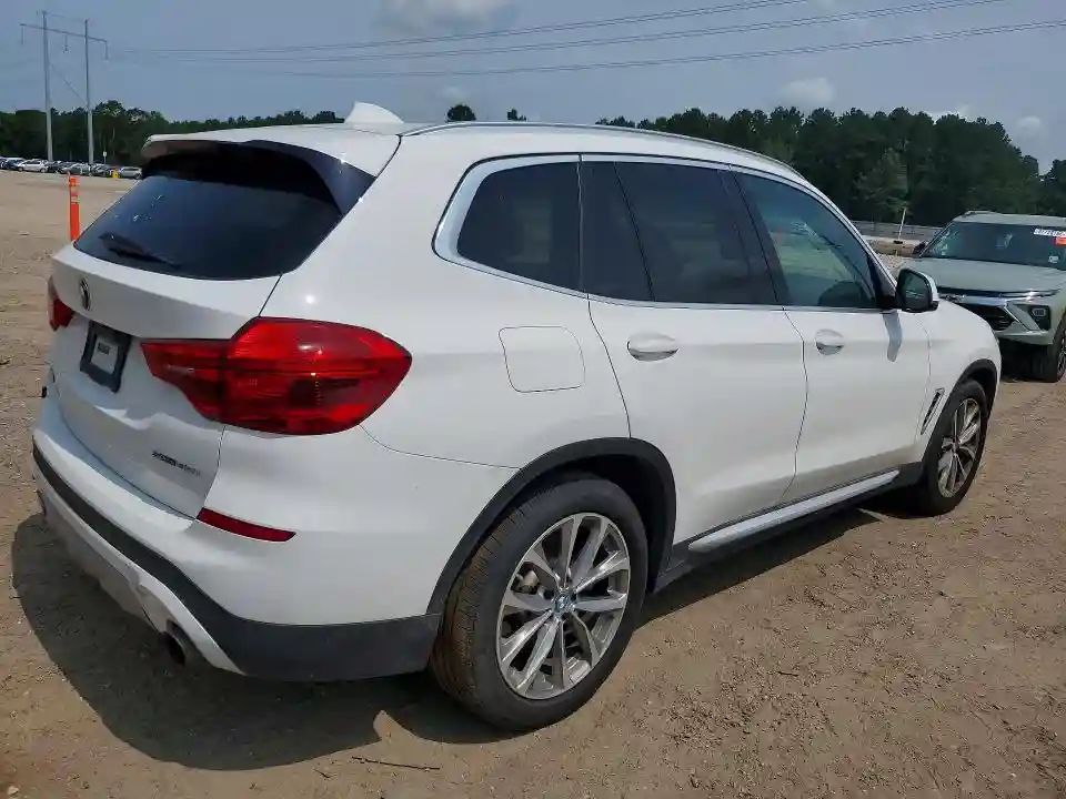 5UXTR7C59KLE93697 2019 BMW X3-2