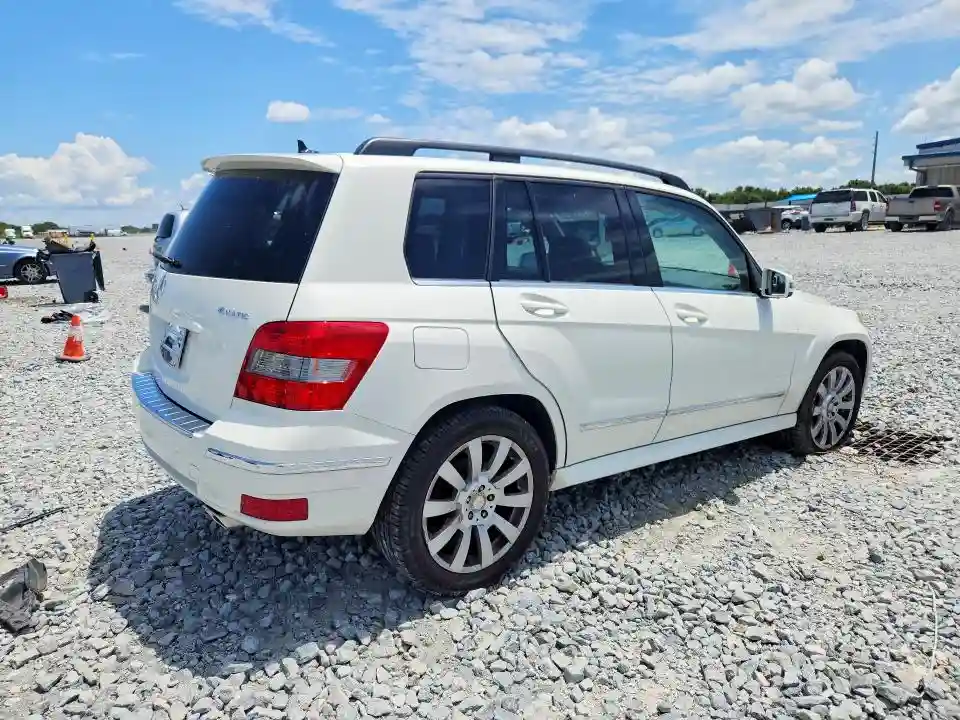 WDCGG8HB3AF475570 2010 MERCEDES-BENZ GLK-CLASS-2