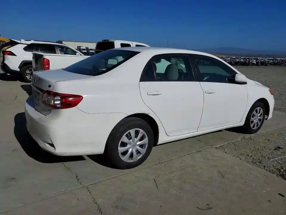 2T1BU4EE9BC585856 2011 TOYOTA COROLLA LE-2