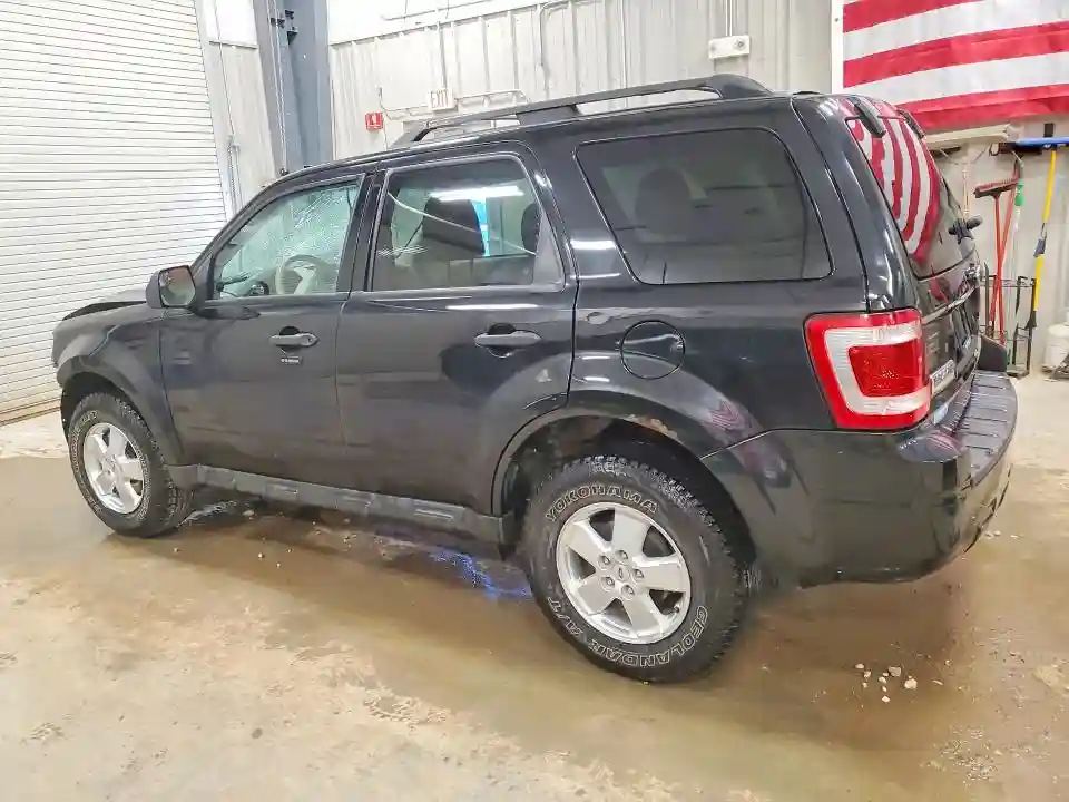 1FMCU9DG8BKA33697 2011 FORD ESCAPE-1