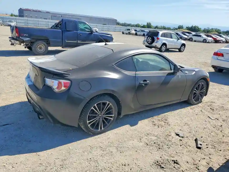 JF1ZNAA1XD2710836 2013 SCION FR-S BASE-2