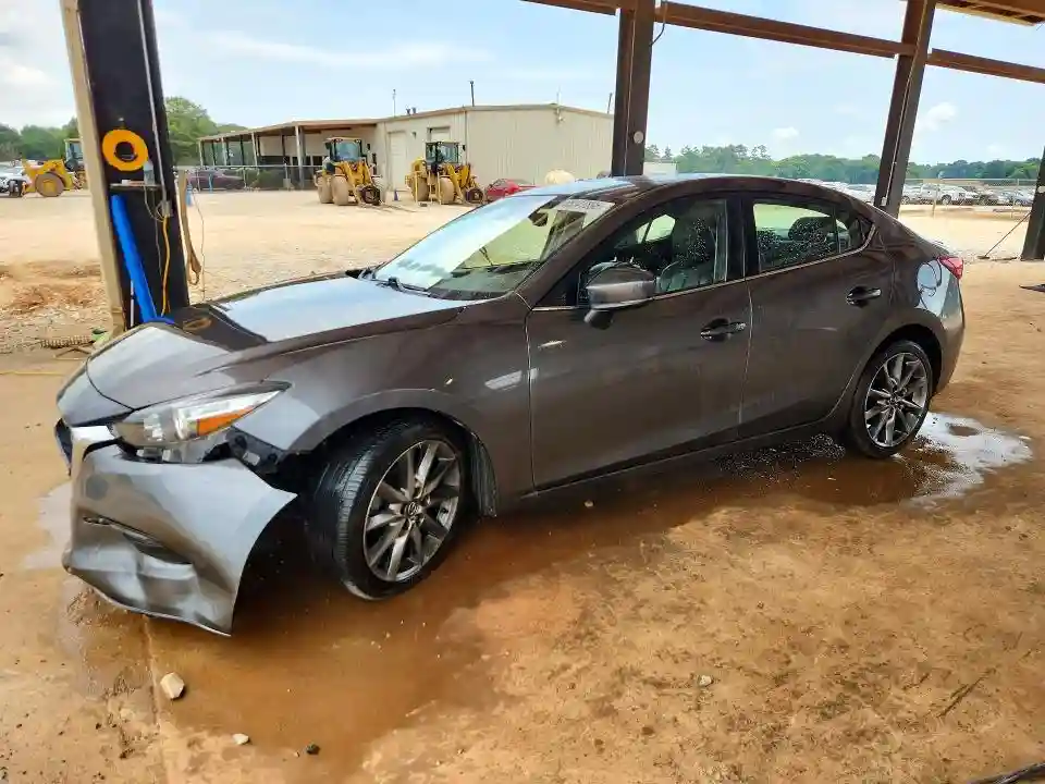 3MZBN1V33JM240013 2018 MAZDA 3-0