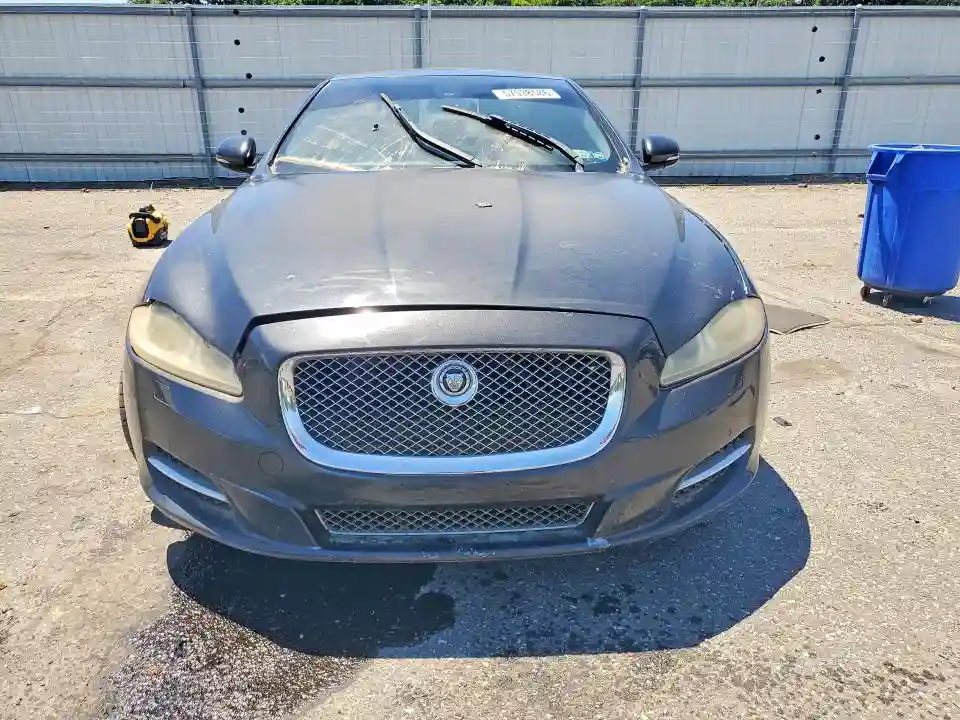 SAJWA1CB3BLV08217 2011 JAGUAR XJ-4