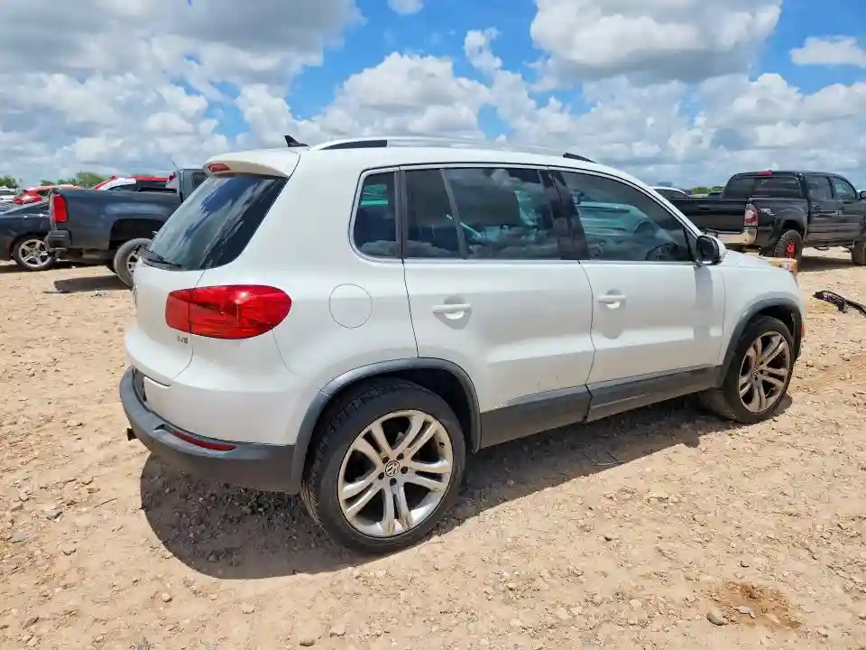 WVGAV7AX4GW516925 2016 VOLKSWAGEN TIGUAN-2