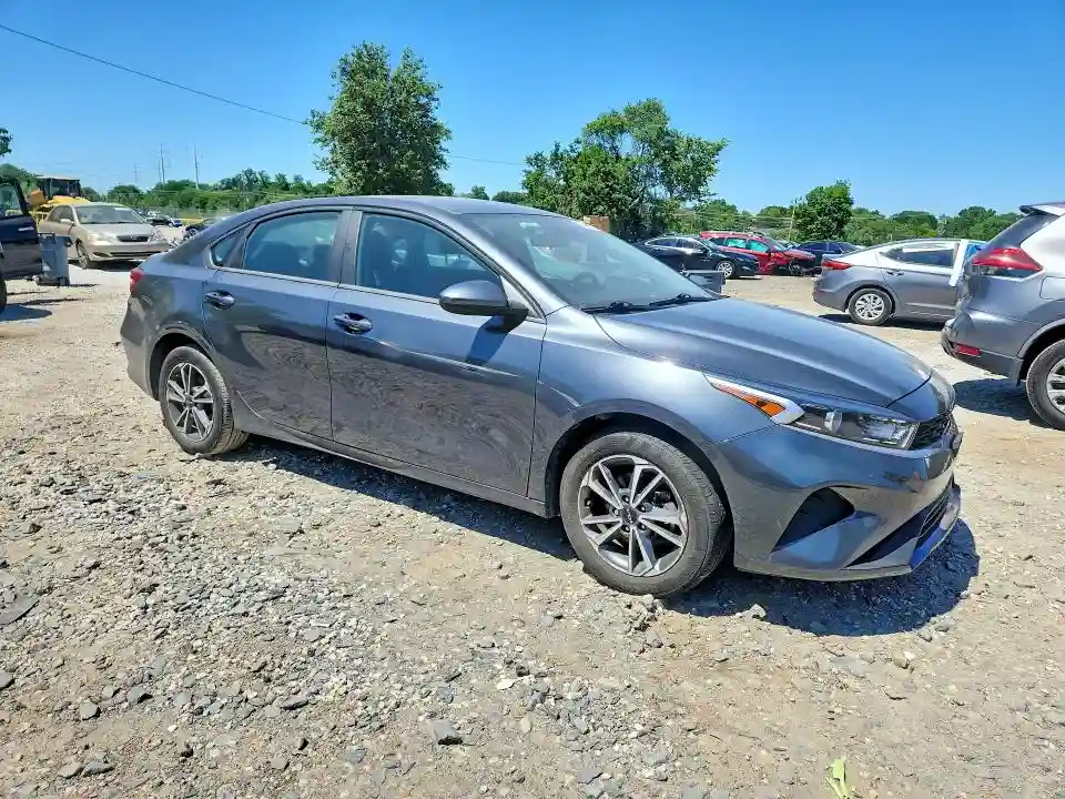 3KPF24AD9NE462164 2022 KIA FORTE-3