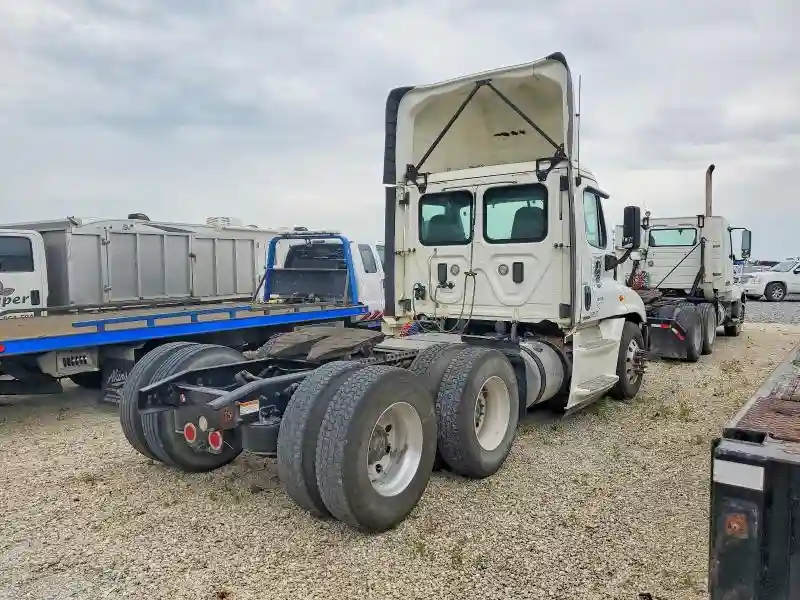 1FUJGEDRXHLHM7522 2017 FREIGHTLINER ALL OTHER-3
