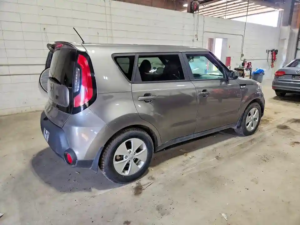 KNDJN2A26G7372588 2016 KIA SOUL BASE-2