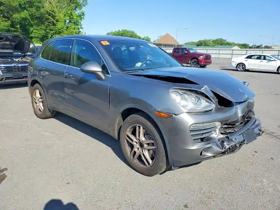 WP1AB2A25BLA51066 2011 PORSCHE CAYENNE-3