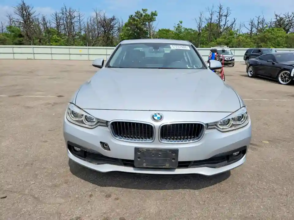 WBA8A3C51JA499795 2018 BMW 3 SERIES-4