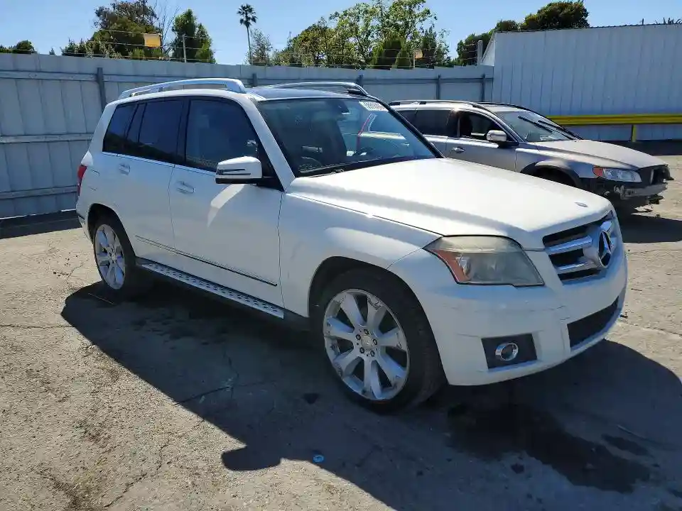 WDCGG8HB4AF369385 2010 MERCEDES-BENZ GLK-CLASS-3
