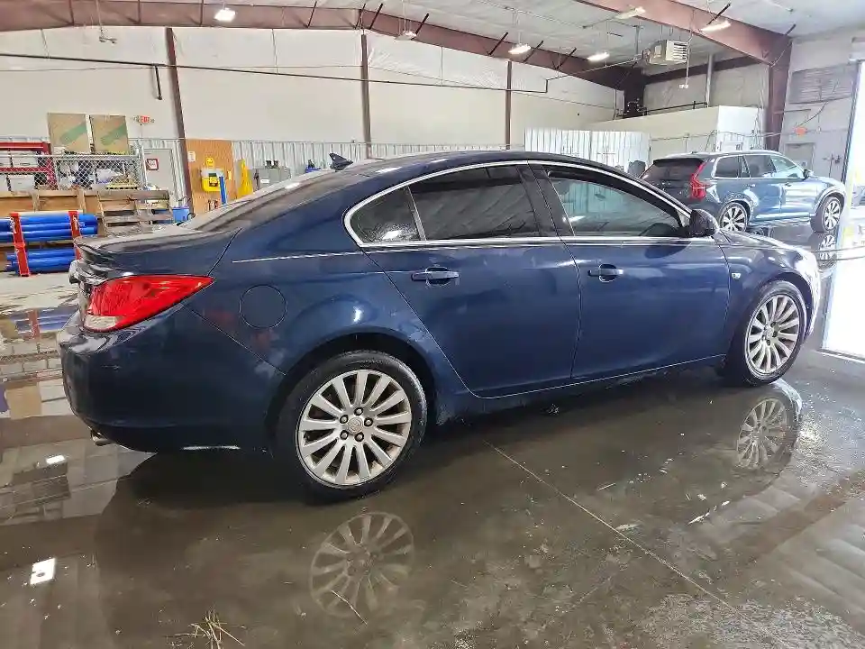 W04GV5EV8B1071990 2011 BUICK REGAL-2