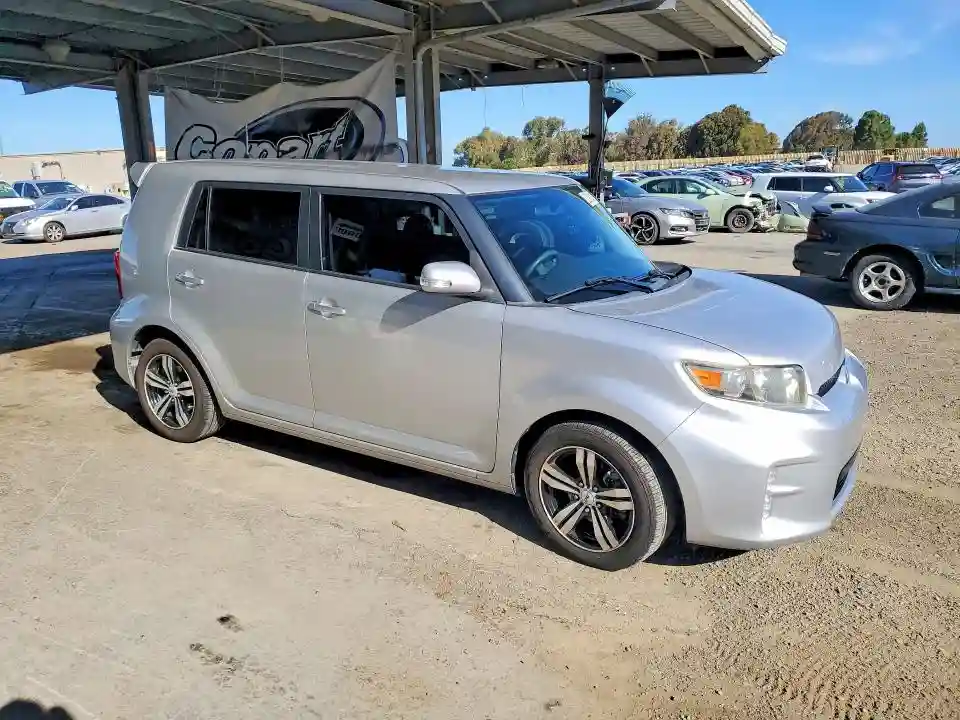 JTLZE4FE1DJ035136 2013 SCION XB-3