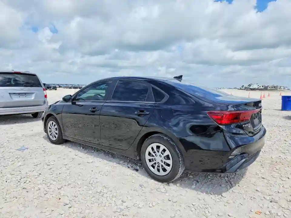 3KPF24AD6PE677519 2023 KIA FORTE-1