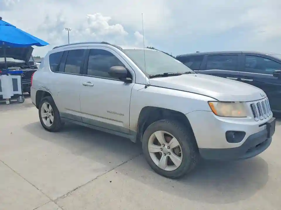 1J4NT1FAXBD241444 2011 JEEP COMPASS-3