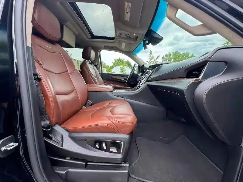 1GYS4JKJ4KR316437 2019 CADILLAC ESCALADE-4
