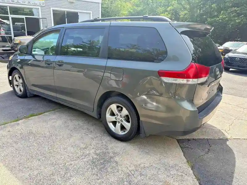 5TDKK3DC8CS240357 2012 TOYOTA SIENNA-2