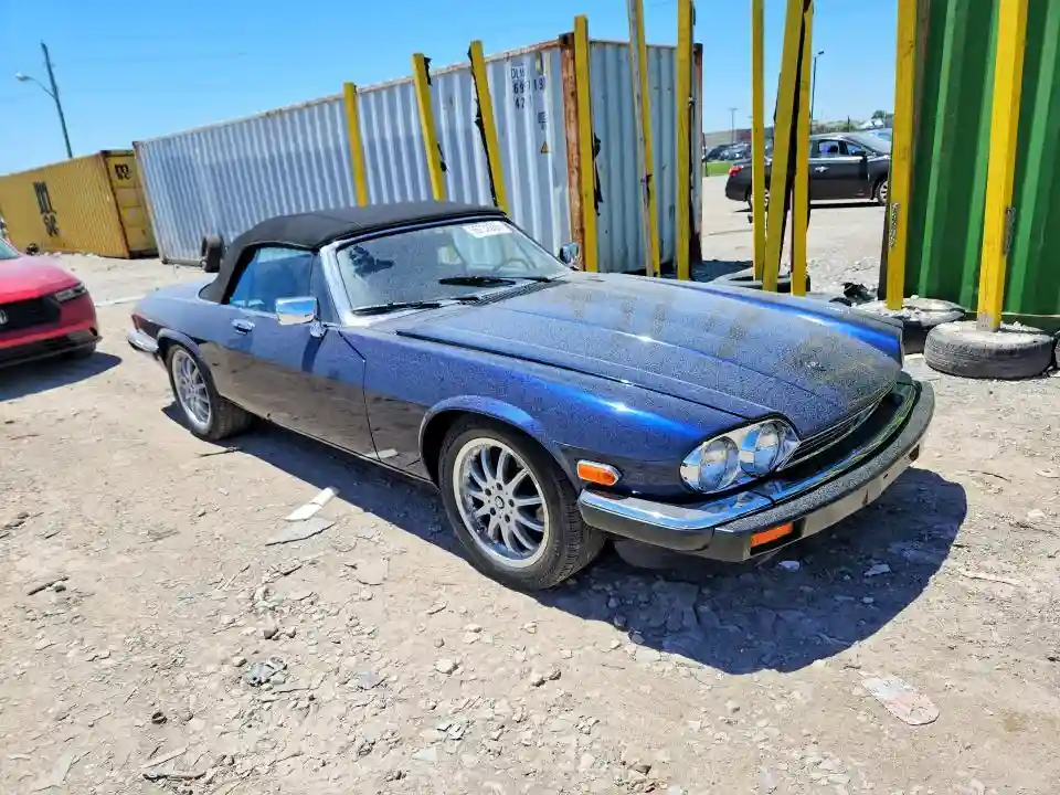 SAJNV5847JC143475 1988 JAGUAR XJS-3
